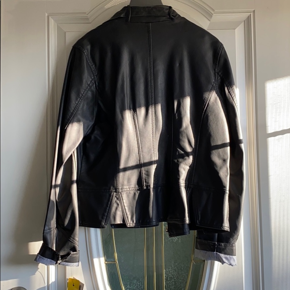 Leather jacket - Picture 2 of 2